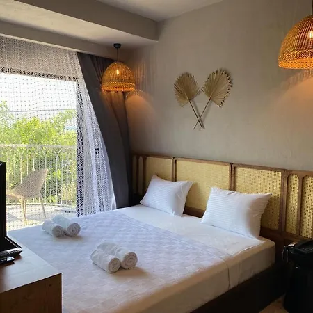 מלון Icon Sovalye Island *