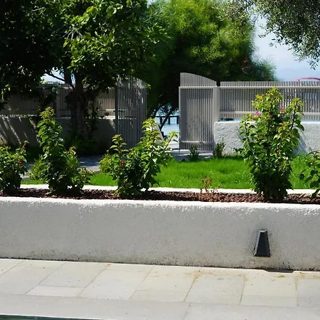 Icon Sovalye Island מלון *