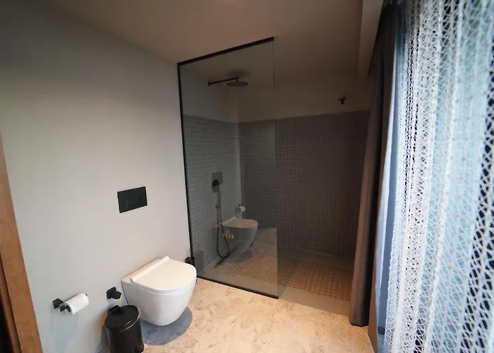 Icon Sovalye Island *