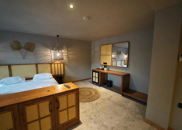 Icon Sovalye Island *