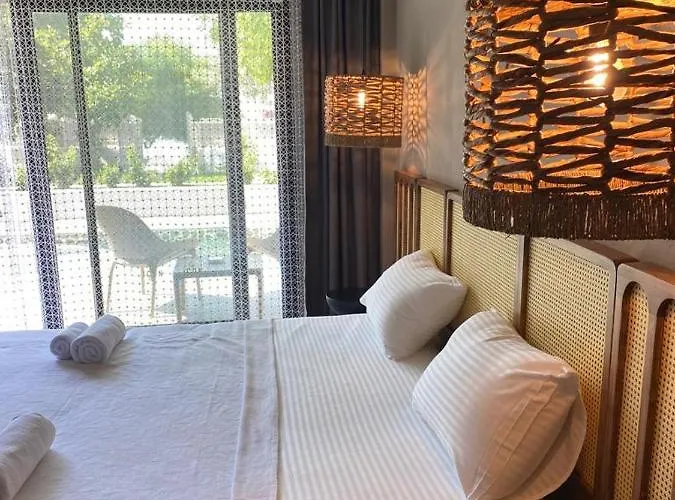 Icon Sovalye Island *