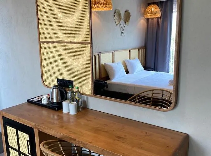 Icon Sovalye Island *