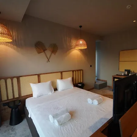 Icon Sovalye Island 페티예