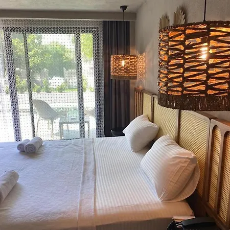 Icon Sovalye Island *